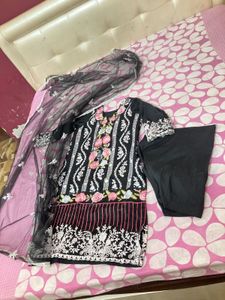 Embroidered Kurta Set