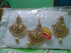 Earrings and Maang Tikka Set