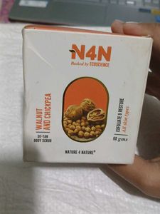 N4N Walnut & Chickpea Body Scrub