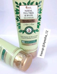 St.Botanica Face Wash