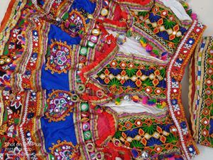 Knee Length Lehnga And Choli Chanyacholi For Navratri