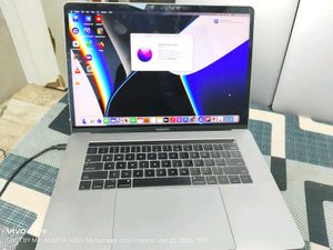 Apple MacBook Pro