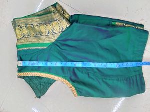 Green Designer Blause