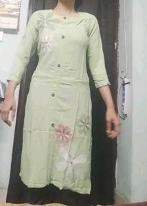 Pishta Green Straight Kurta For Women