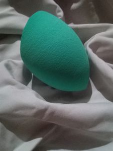 MAKE-UP  SPONGE