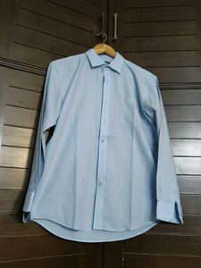 Omar Sharif Men Solid Blue Formal Shirt