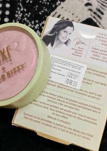 Pixi Hello Kitty Glow-y Powde