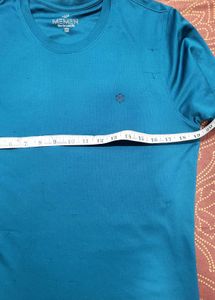 Men&#39;s workout T-shirt