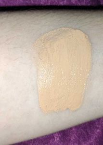 Maybelline Fit Me Foundation in Shade 230 !