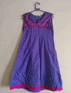 Avaasa Embroidered Long Kurti