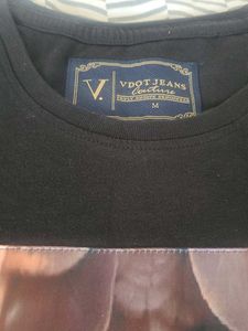 VAN HEUSEN-V DOT JEANS TEE!!