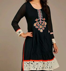 🚨🚨SALE🔥 Embroidered Black Kurti