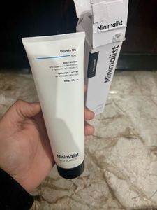 Minimalist Vitamin B5 Moisturizer