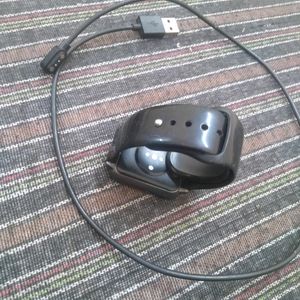 Noise Smartwatch With Charger