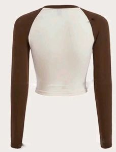 Grafic Printed Long Sleeve Crop Top