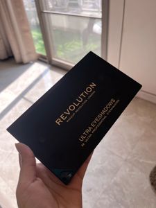 Makeup Revolution London 32 Eyeshadow Palette