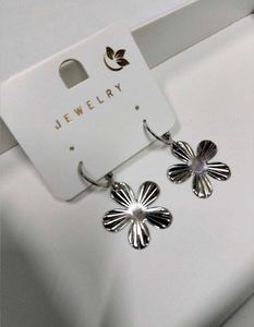 New Gold &amp; Silver Earrings 2 Pairs Combo