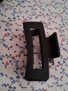 Set Of 2 Matte Finish ClawClip and Glossy Hairband