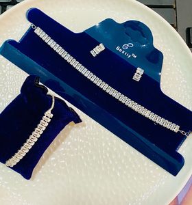 Elegant Crystal Jewelry Set
