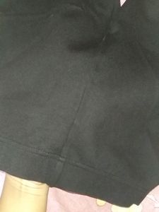 A Vibrant Black Jeggings ( Jeans)