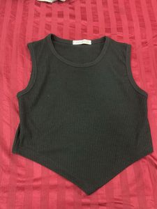 Black Sleeveless Crop Top