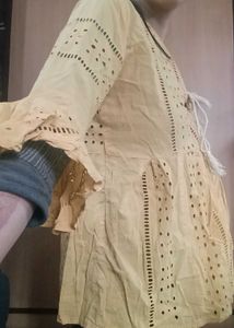 Yellow Cutout Detail Top🌛