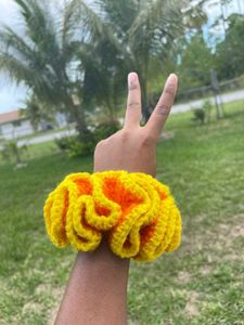 Mom&#39;s Made Woollen Scrunchies
