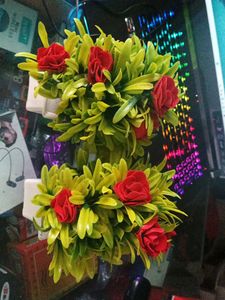 PARR OF DECORATIVE FLOWER