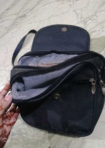 Vintage &#39;V&#39; Detail Shoulder Bag