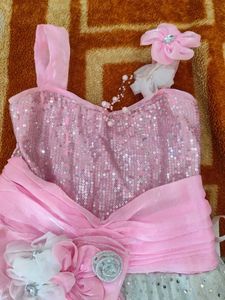5 years old girl floor touch beautiful gown