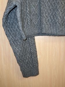 H&amp;M Crop Grey Sweater