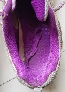 Old Reebok Shoes In Wearable Condition.