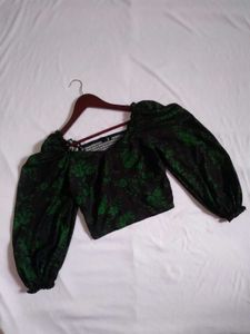 BUY 2 GET 1 FREE / Floral Print Crop Top