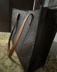 Imported trendy bag 💼