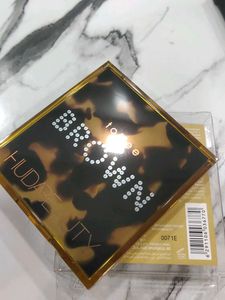 Toffee Brown Huda Beauty Eyeshadow Palette