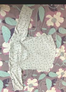 NEW Floral Print Shirt Top 🤍