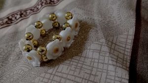 Floral &amp; Gold Beaded Bracelet