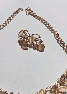 Stone Fitted Necklace