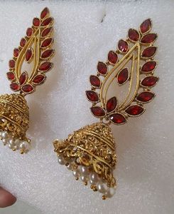 Leaf Pattern Jhumkas