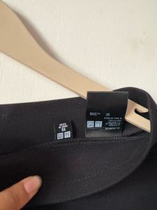 Uniqlo Women&#39;s Black Slim Pant