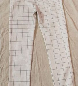 BRAND NEW WHITE JEGGINGS