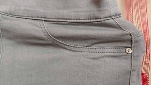 Grey Jeggings 🩶🤍