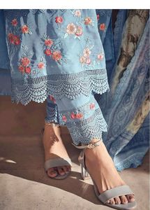 💙 Sheer Elegance: Organza Embroidered Kurta Set �