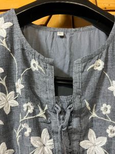 Women Grey Embroidered Kurta