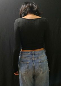 Black Long Sleeve Crop Top