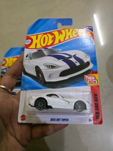 Hot Wheels &#39;18 Mustang GT &amp; SRT Viper