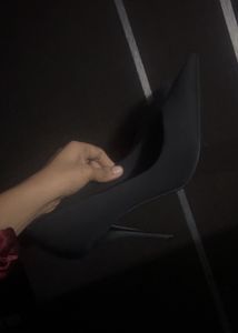 Zara Black Pointed Heels new