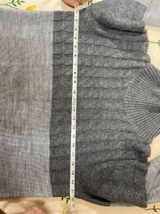 AJIO Colourblock Turtle-Neck Slim Fit Pullover