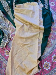 Beautiful Green Saree With Blouse Piece