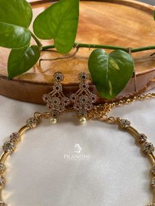 Elegant Necklace Set